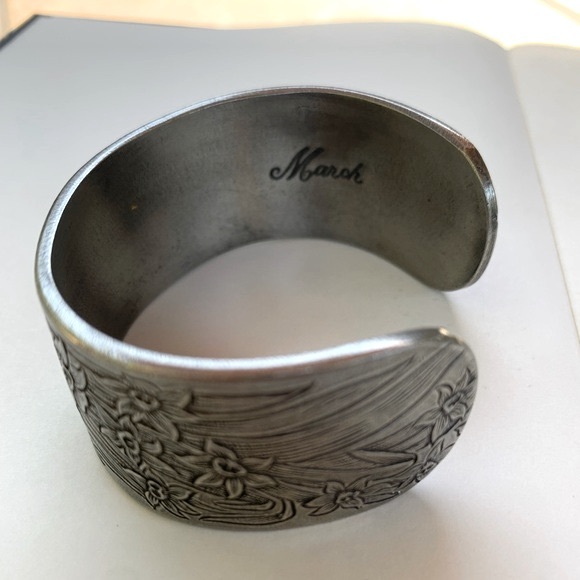 Pewter March Jonquil Daffodil Cuff Bracelet by Salisbury - Picture 8 of 10